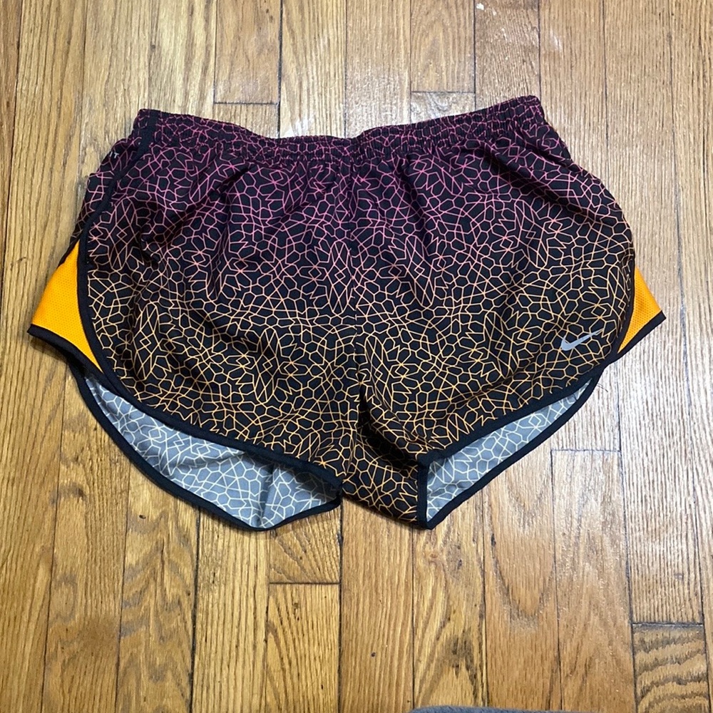 Nike Modern Tempo Starglass print running shorts M